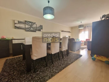 Apartamento T3 para Venda em Vila Nova de Famalicão e Calendário