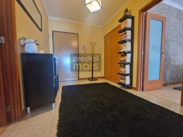 Apartamento T3 para Venda em Vila Nova de Famalicão e Calendário