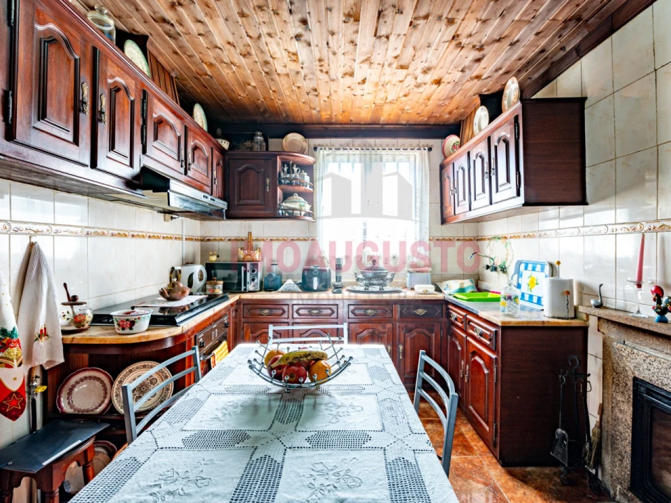 Moradia T4 para Venda em Rapa e Cadafaz Foto 2