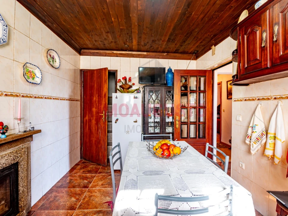 Moradia T4 para Venda em Rapa e Cadafaz Foto 4