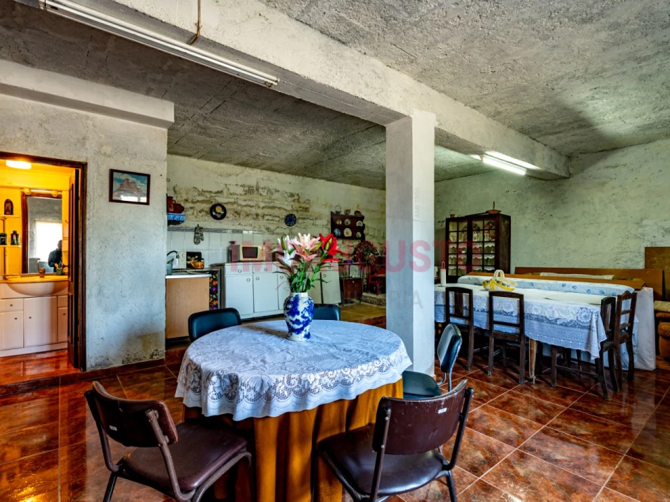 Moradia T4 para Venda em Rapa e Cadafaz Foto 14