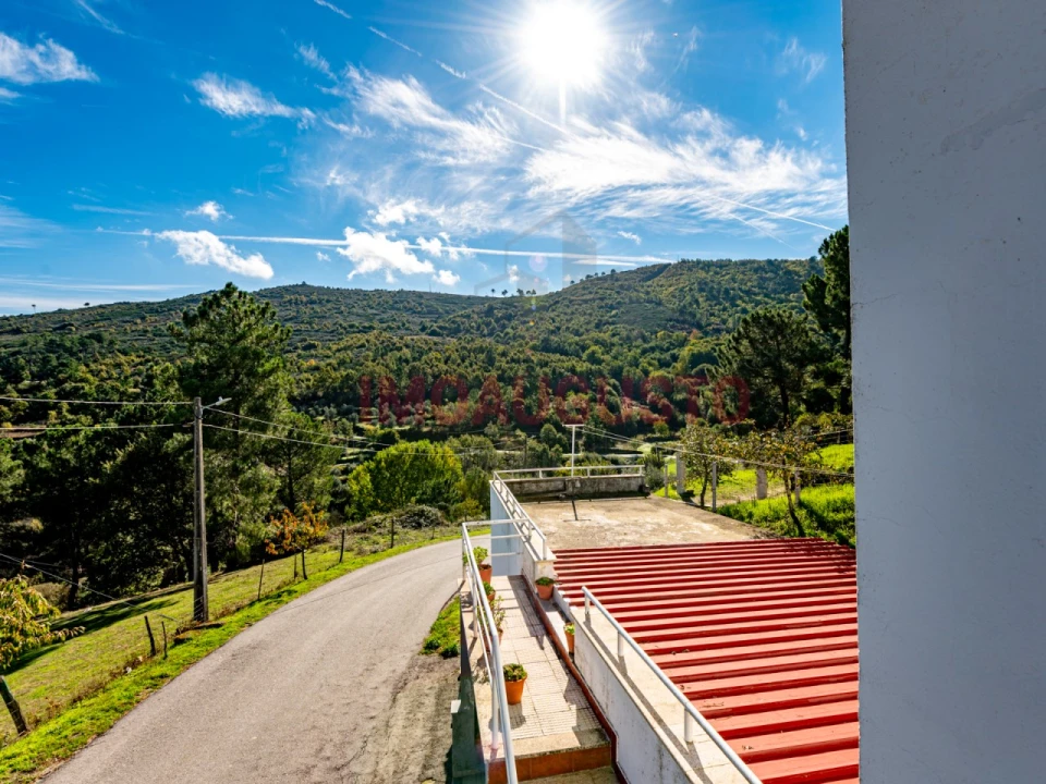 Moradia T4 para Venda em Rapa e Cadafaz Foto 28