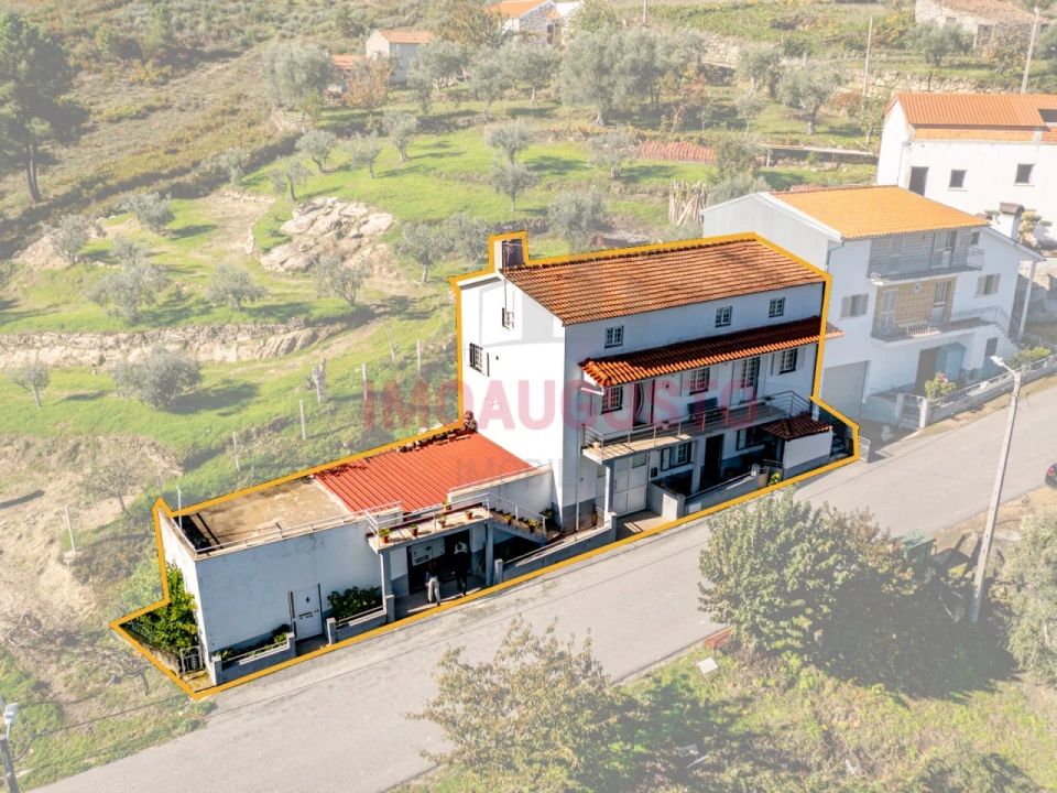 Moradia T4 para Venda em Rapa e Cadafaz Foto 29