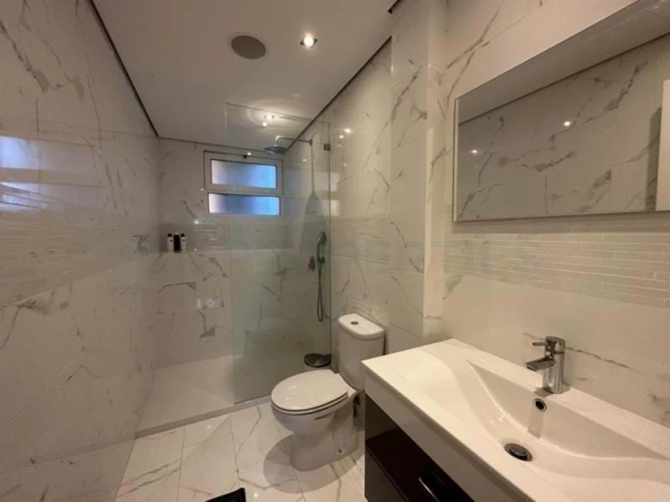 Apartamento T1 para Venda em Quarteira Foto 3