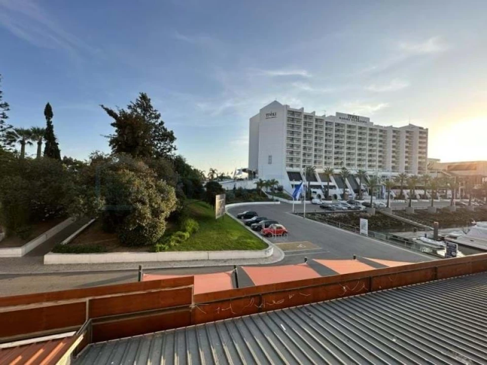 Apartamento T1 para Venda em Quarteira Foto 6