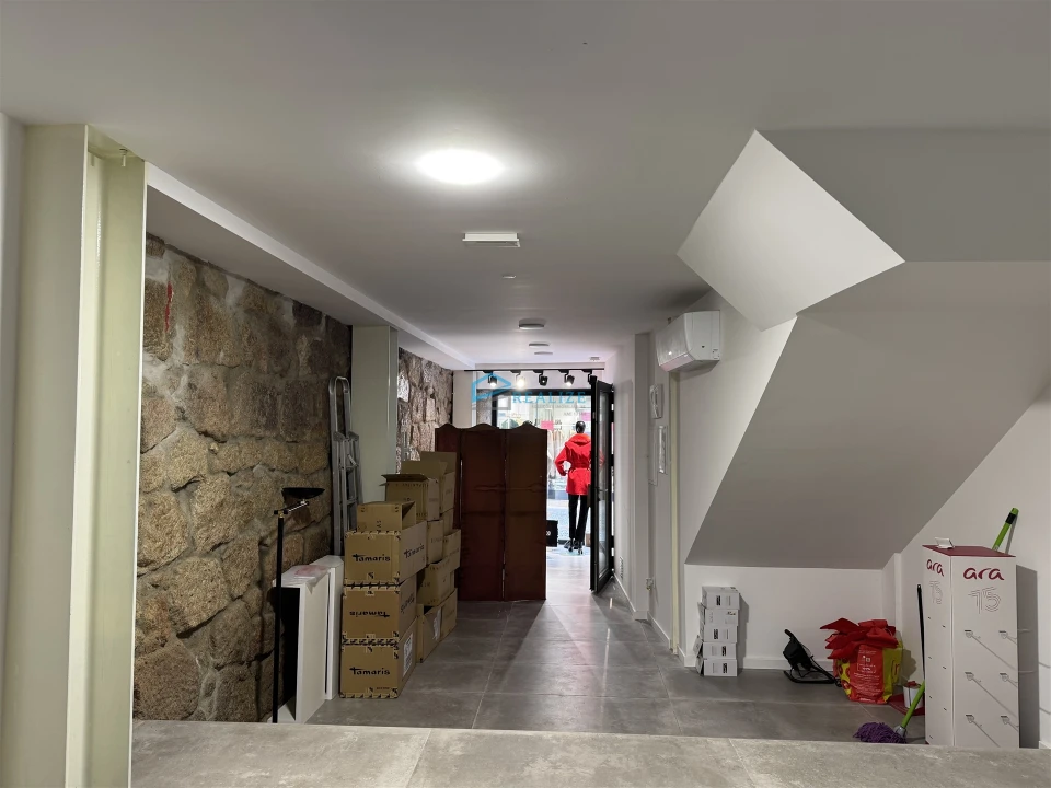 Loja para Arrendamento em Nossa Senhora da Conceição, São Pedro e São Dinis Foto 5