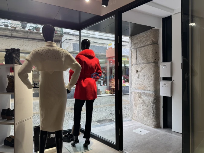 Loja para Arrendamento em Nossa Senhora da Conceição, São Pedro e São Dinis Foto 4