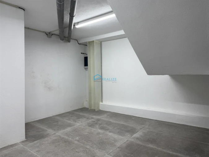 Loja para Arrendamento em Nossa Senhora da Conceição, São Pedro e São Dinis Foto 7