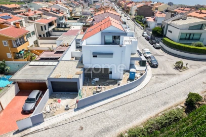 Moradia T4 para Venda em Perafita, Lavra e Santa Cruz do Bispo