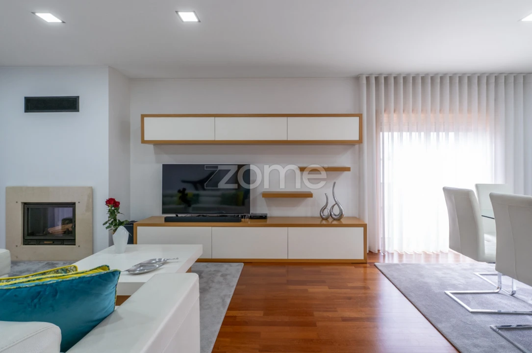 Apartamento T3 para Venda em Rio Tinto Foto 1