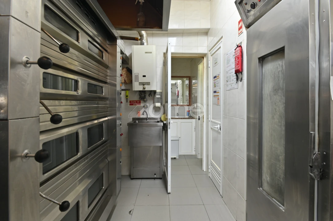 Negócio para Venda em Sacavém e Prior Velho Foto 9