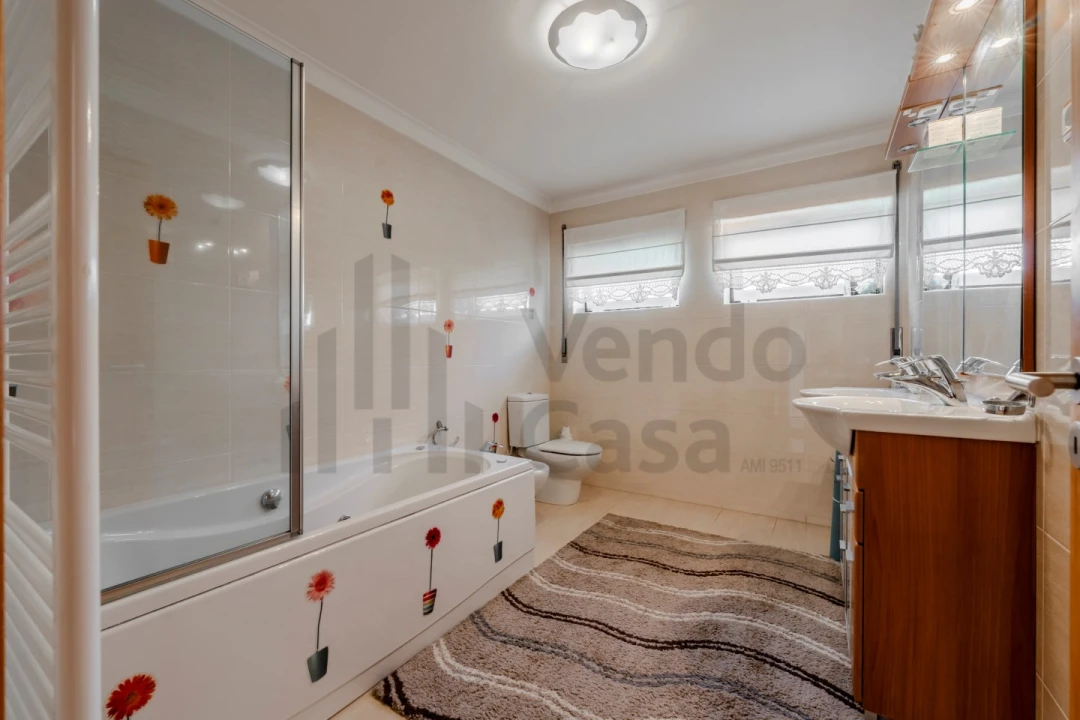 Moradia T4 para Venda em Vila Praia de Ancora Foto 7