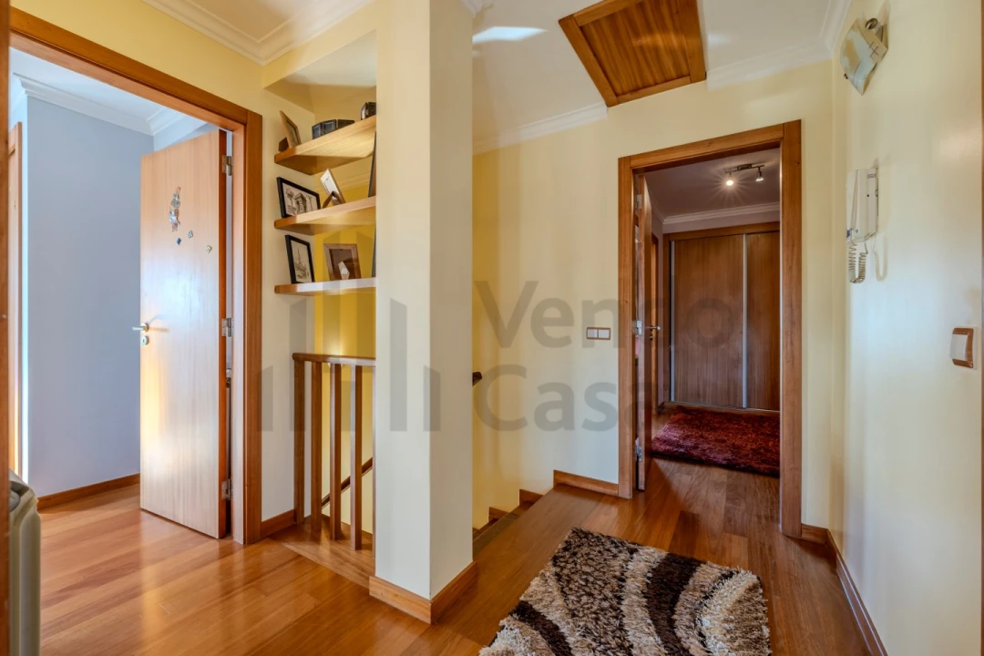 Moradia T4 para Venda em Vila Praia de Ancora Foto 11