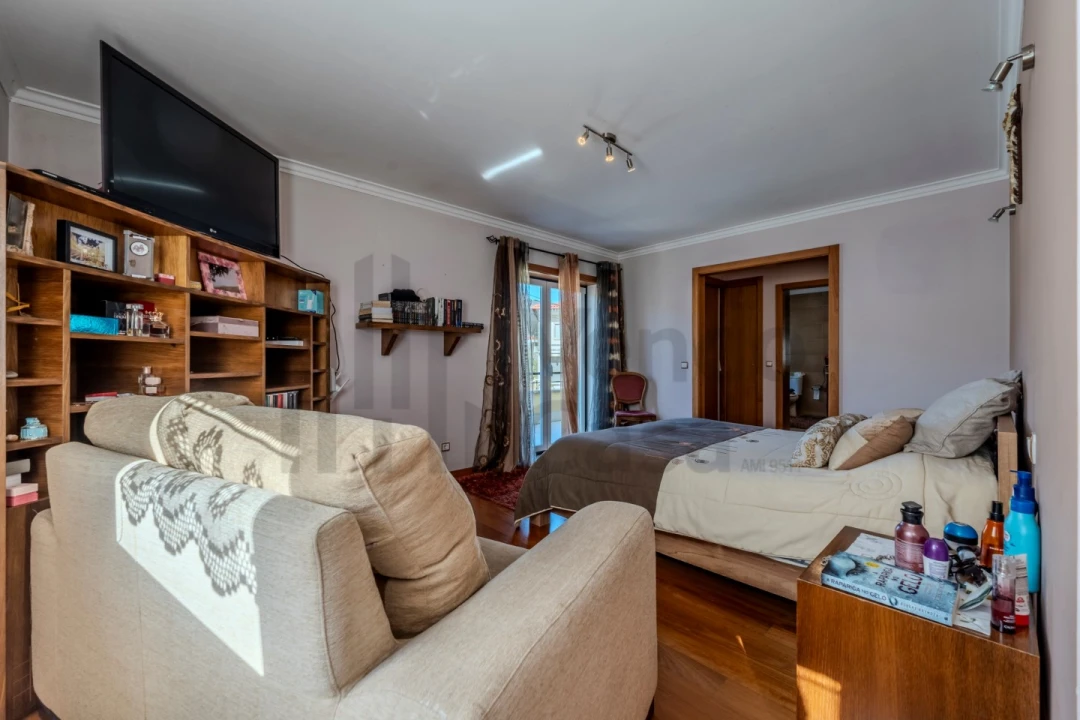 Moradia T4 para Venda em Vila Praia de Ancora Foto 15