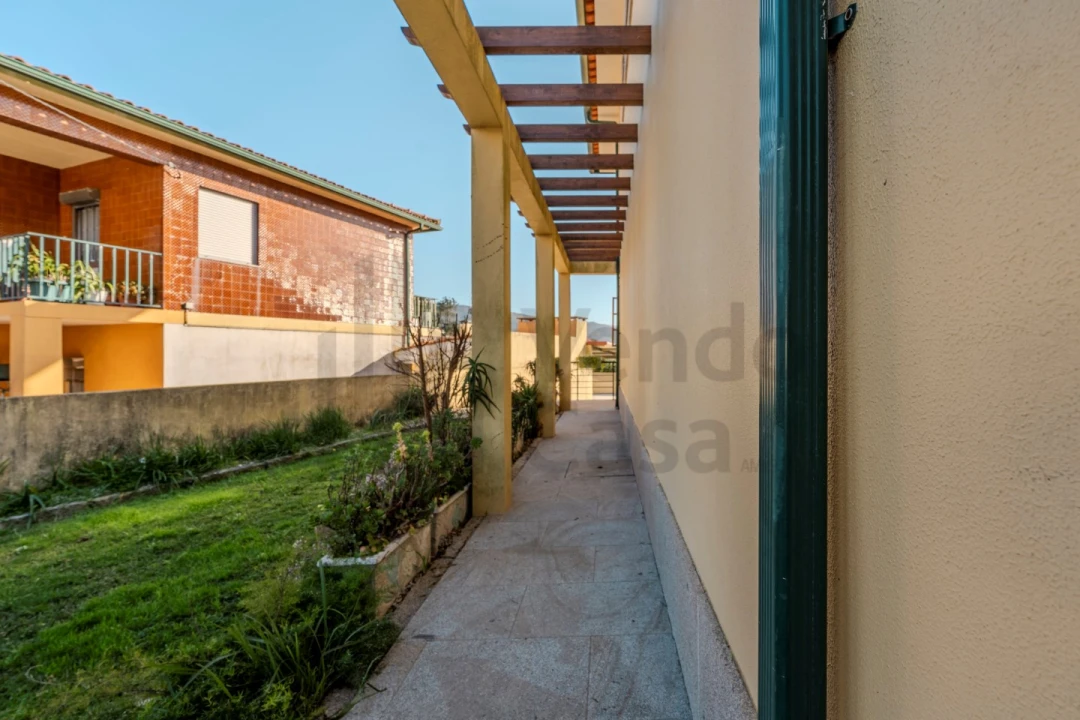 Moradia T4 para Venda em Vila Praia de Ancora Foto 23