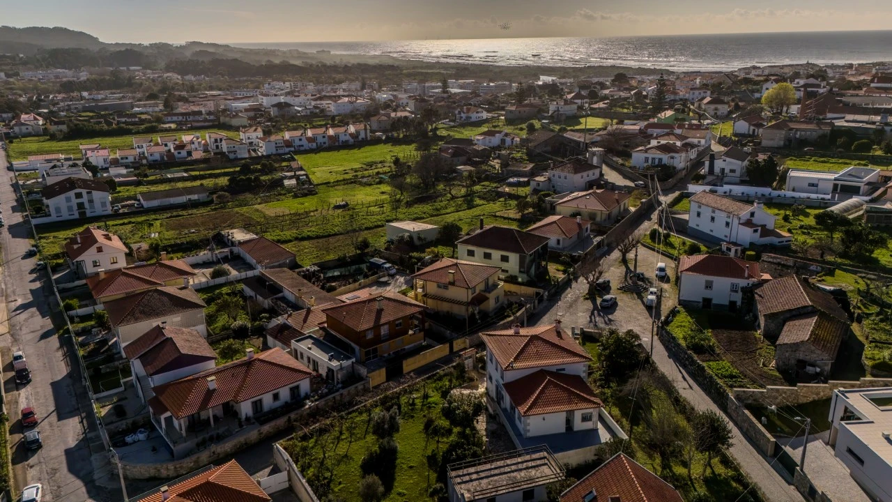 Moradia T4 para Venda em Vila Praia de Ancora Foto 48