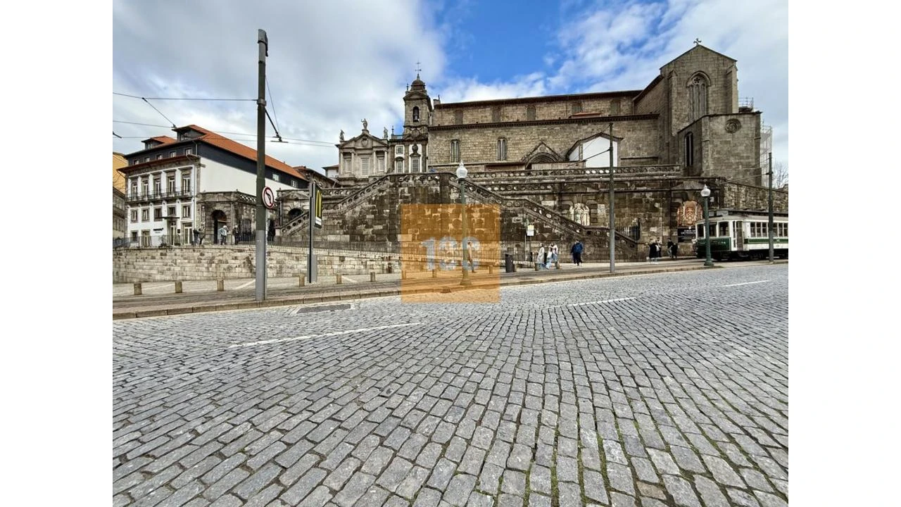 Prédio para Venda em Cedofeita, Santo Ildefonso, Sé, Miragaia, São Nicolau e Vitória Foto 13