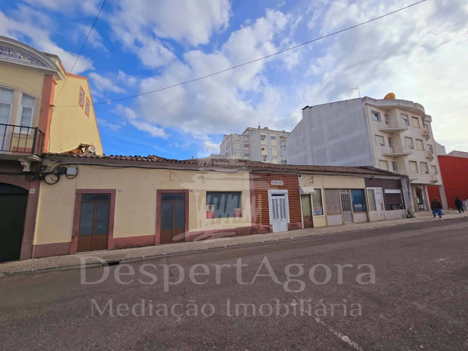 Moradia T8 para Venda em São João Baptista Foto 1