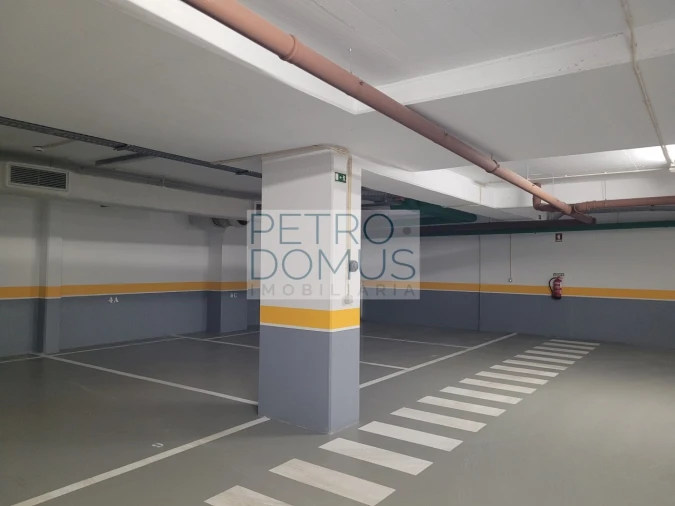 Apartamento T1 para Arrendamento em Campolide Foto 13