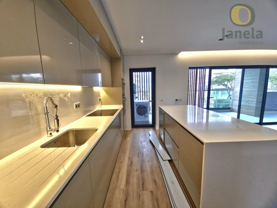 Apartamento T3 para Venda em Faro (Sé e São Pedro) Foto 2