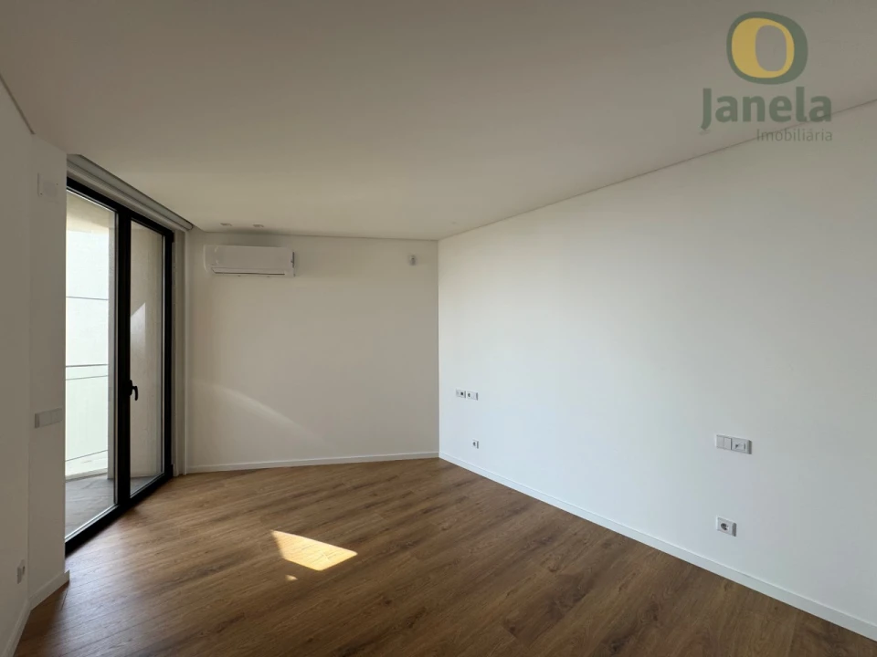Apartamento T2 para Venda em Olhão Foto 12