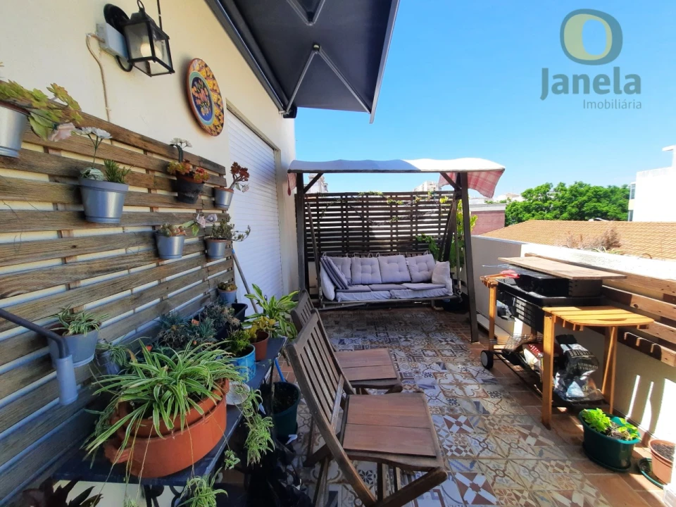 Apartamento T3 para Venda em Faro (Sé e São Pedro) Foto 1