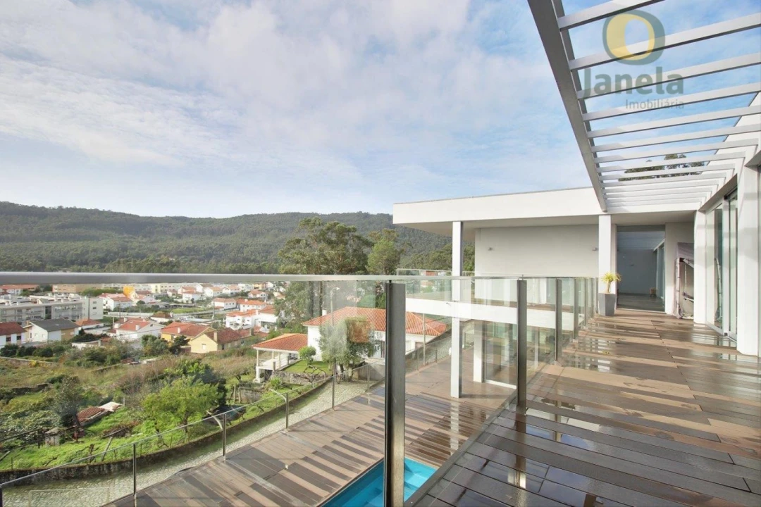 Moradia T4 para Venda em Santa Maria Maior e Monserrate e Meadela Foto 4