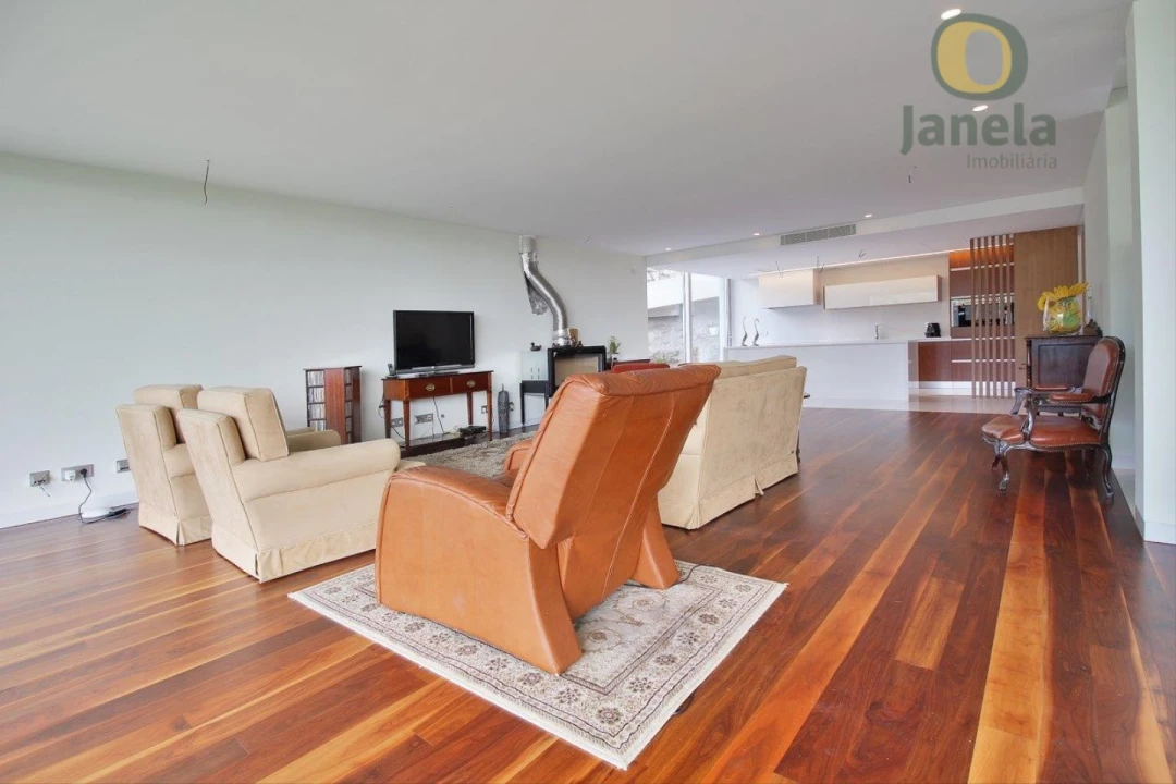 Moradia T4 para Venda em Santa Maria Maior e Monserrate e Meadela Foto 8