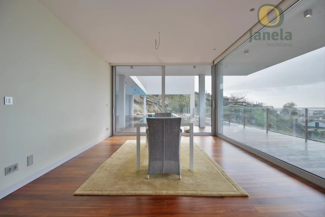 Moradia T4 para Venda em Santa Maria Maior e Monserrate e Meadela Foto 35