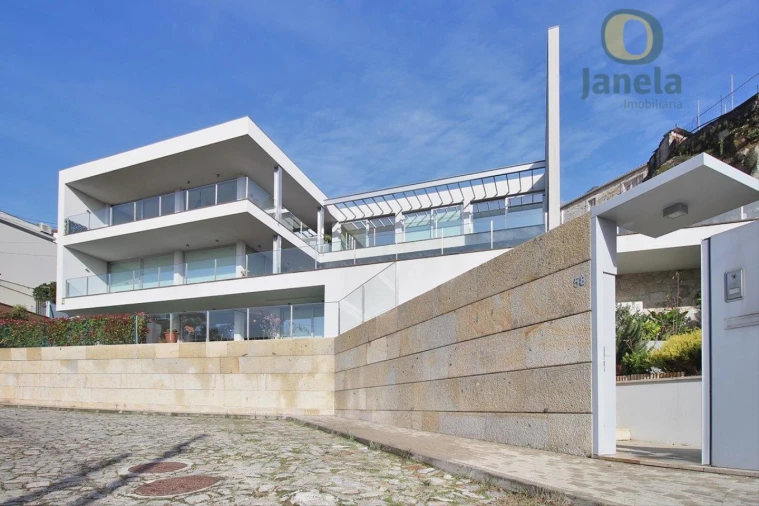 Moradia T4 para Venda em Santa Maria Maior e Monserrate e Meadela Foto 3