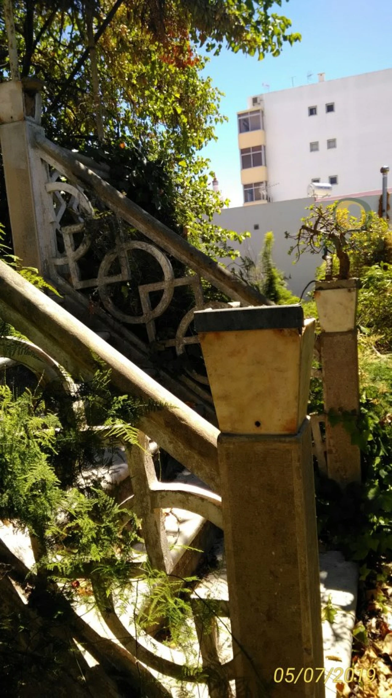 Moradia T7 para Venda em Quelfes Foto 1