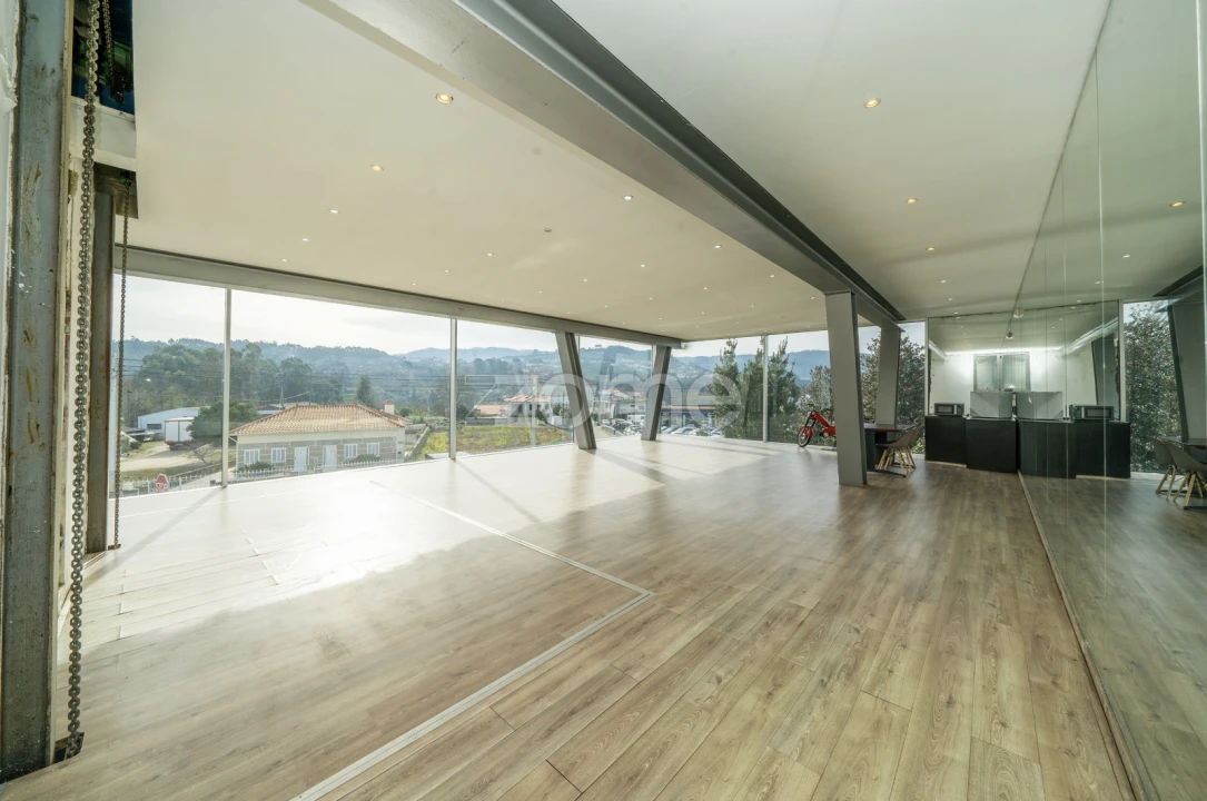 Terreno Comércio / Armazém para Venda em Lordelo Foto 18