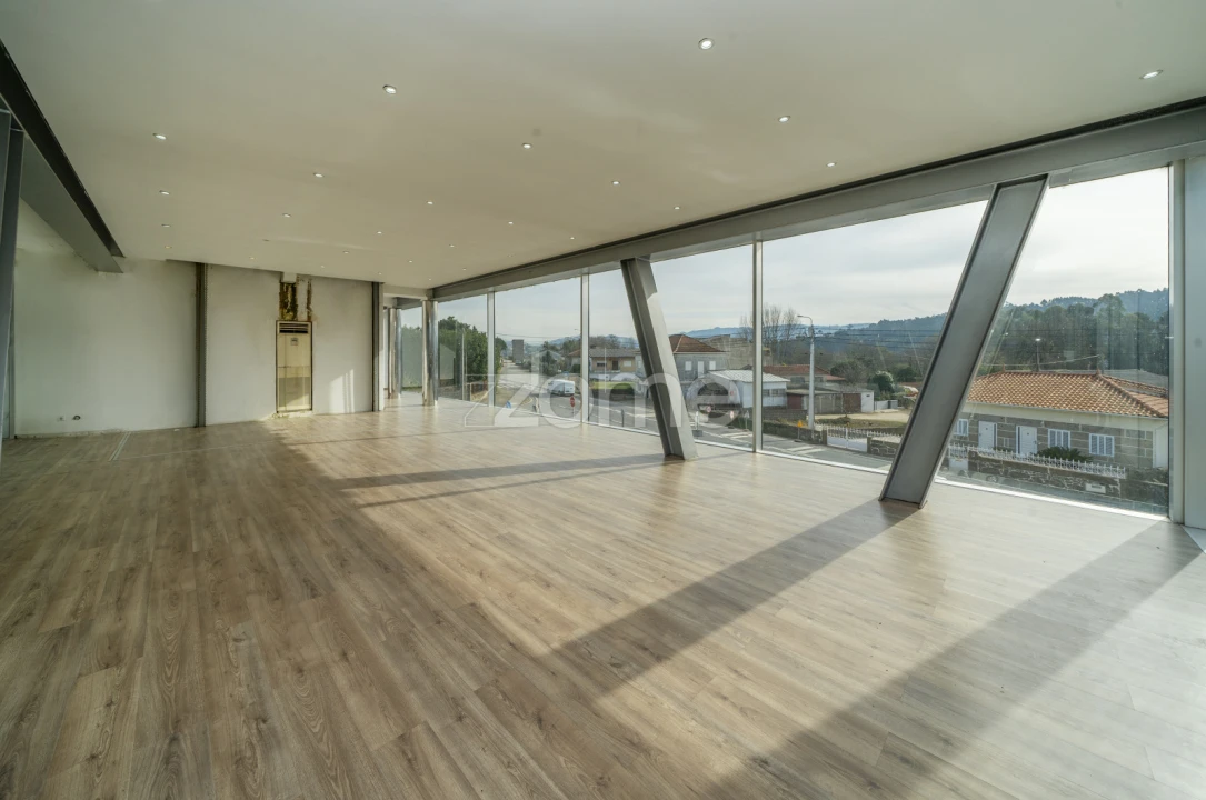 Terreno Comércio / Armazém para Venda em Lordelo Foto 20