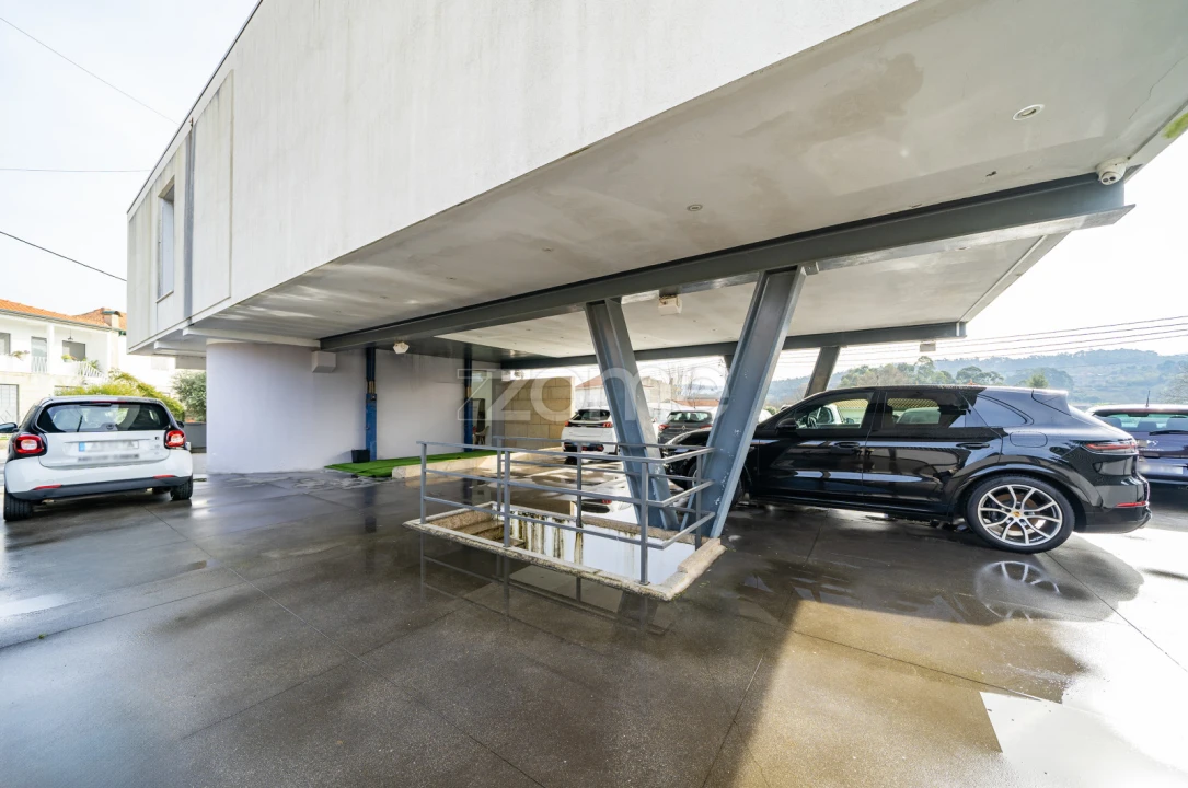 Terreno Comércio / Armazém para Venda em Lordelo Foto 41