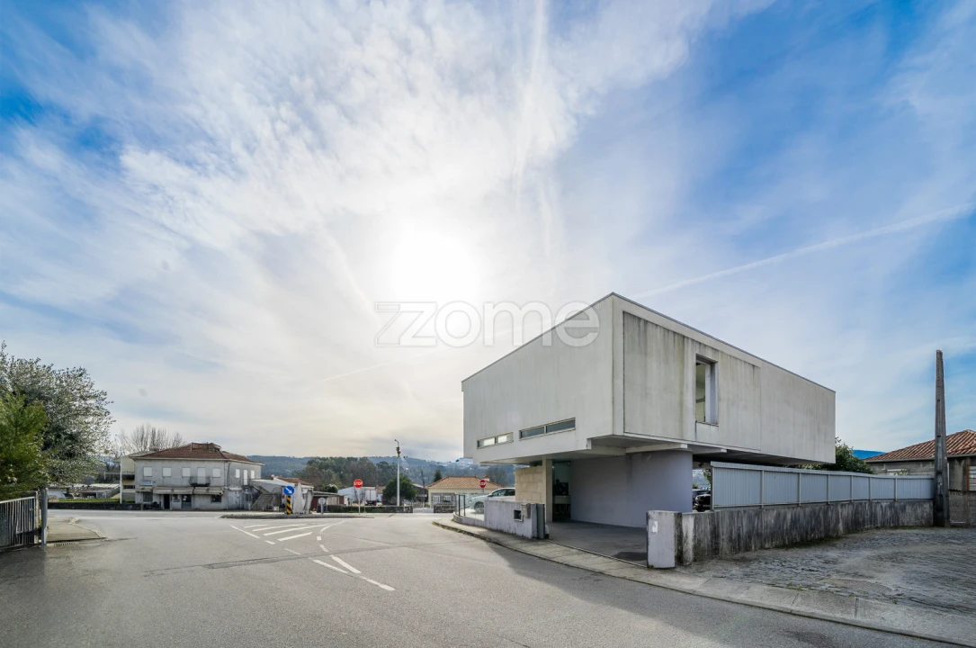 Terreno Comércio / Armazém para Venda em Lordelo Foto 6
