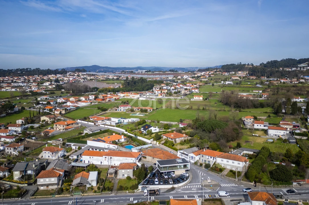 Terreno Comércio / Armazém para Venda em Lordelo Foto 53