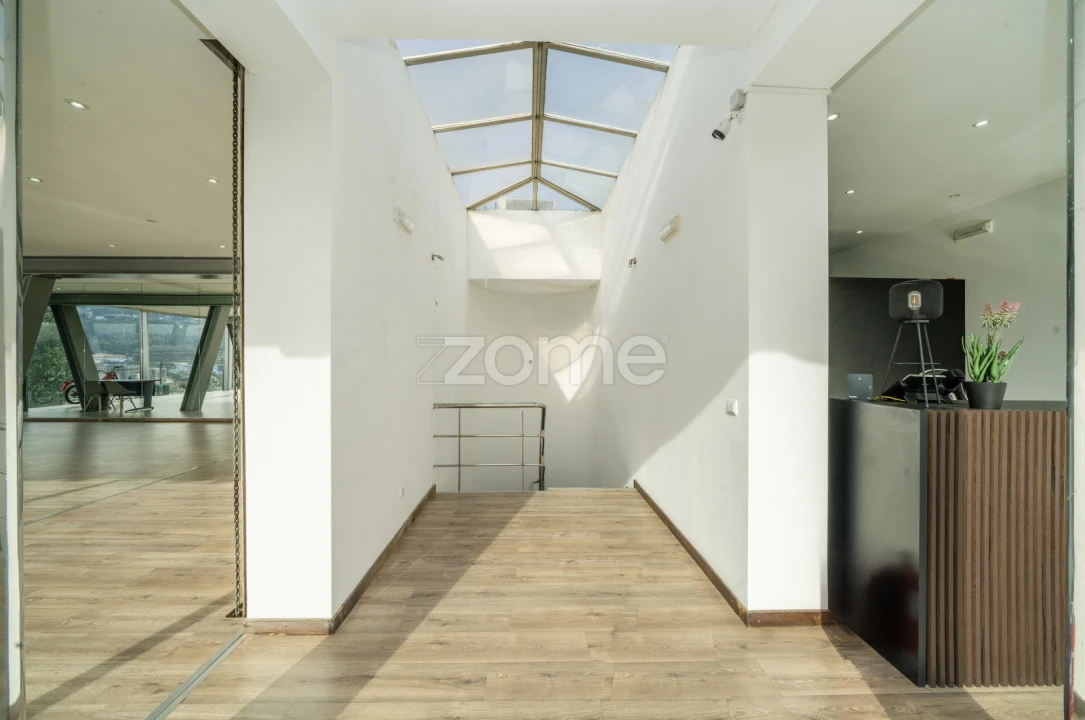 Terreno Comércio / Armazém para Venda em Lordelo Foto 16