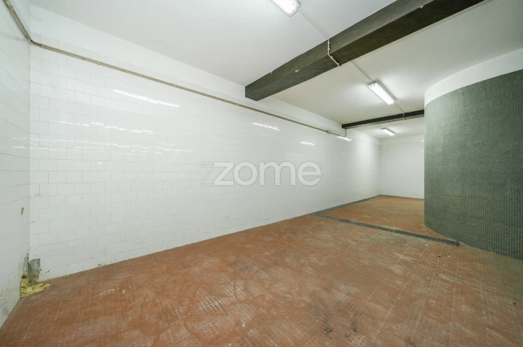 Terreno Comércio / Armazém para Venda em Lordelo Foto 36