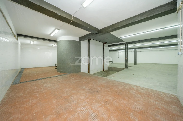 Terreno Comércio / Armazém para Venda em Lordelo Foto 37