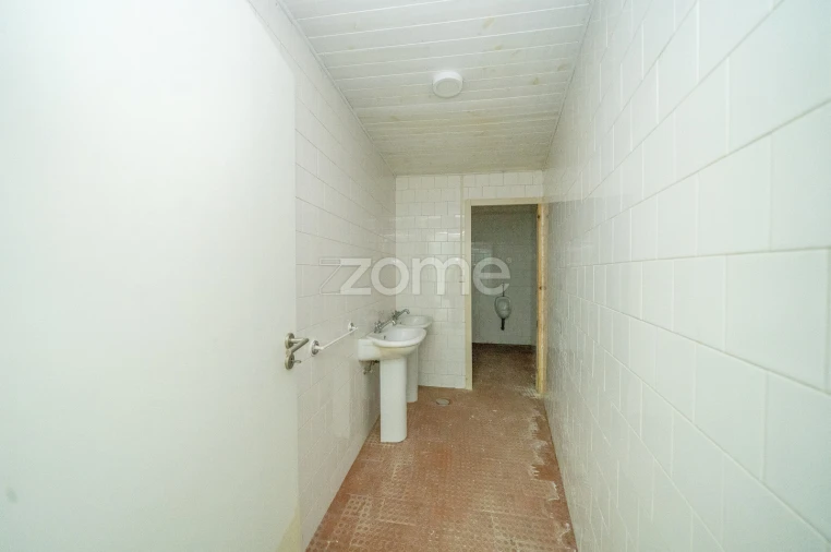 Terreno Comércio / Armazém para Venda em Lordelo Foto 39