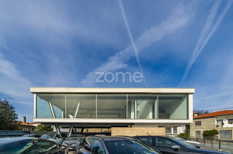 Terreno Comércio / Armazém para Venda em Lordelo Foto 3