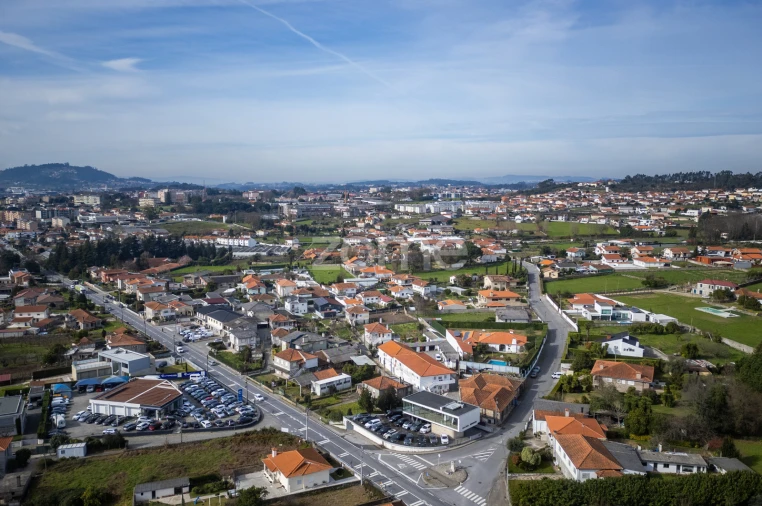Terreno Comércio / Armazém para Venda em Lordelo Foto 57
