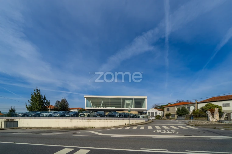 Terreno Comércio / Armazém para Venda em Lordelo Foto 2