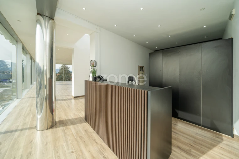 Terreno Comércio / Armazém para Venda em Lordelo Foto 11