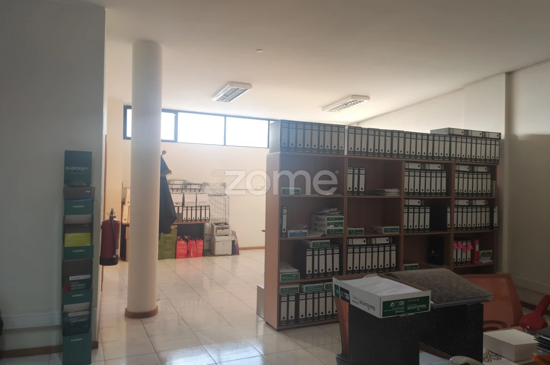 Negócio para Venda em Cidade da Maia Foto 6