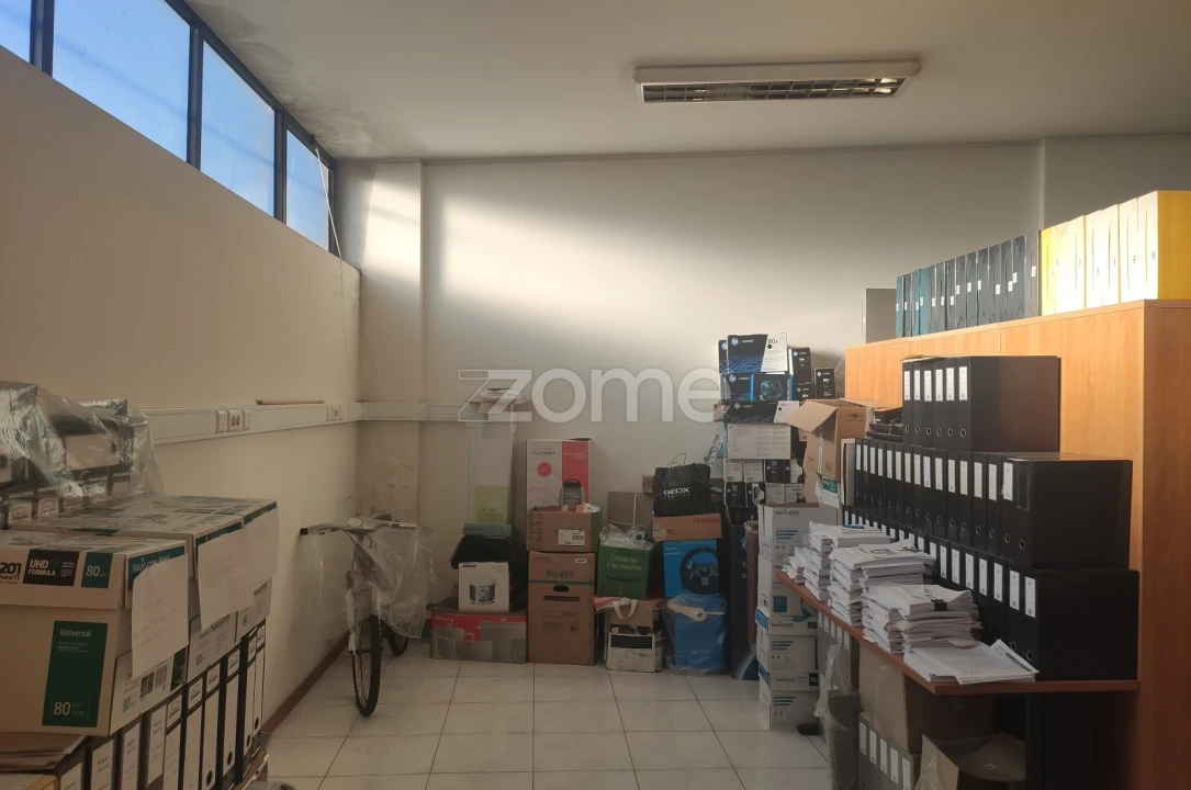 Negócio para Venda em Cidade da Maia Foto 9