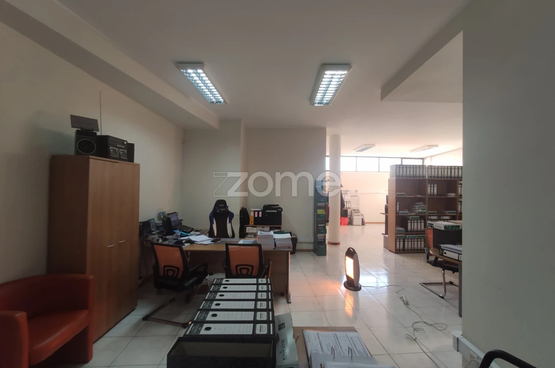 Negócio para Venda em Cidade da Maia Foto 5