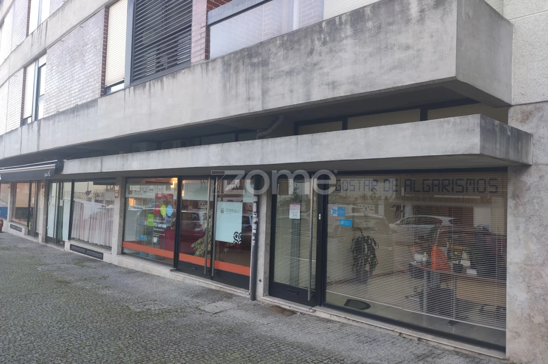 Negócio para Venda em Cidade da Maia Foto 2