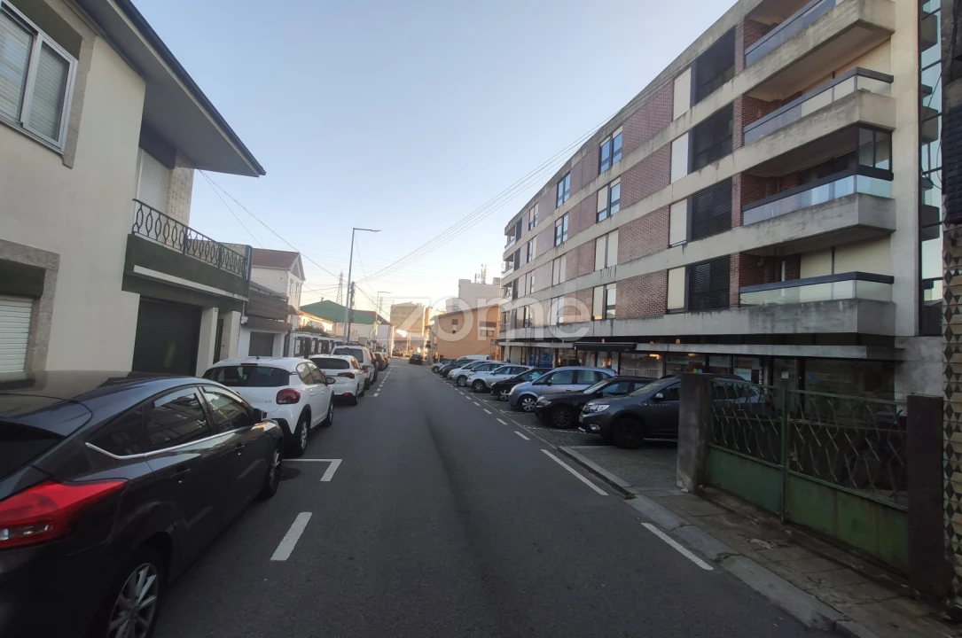 Negócio para Venda em Cidade da Maia Foto 14