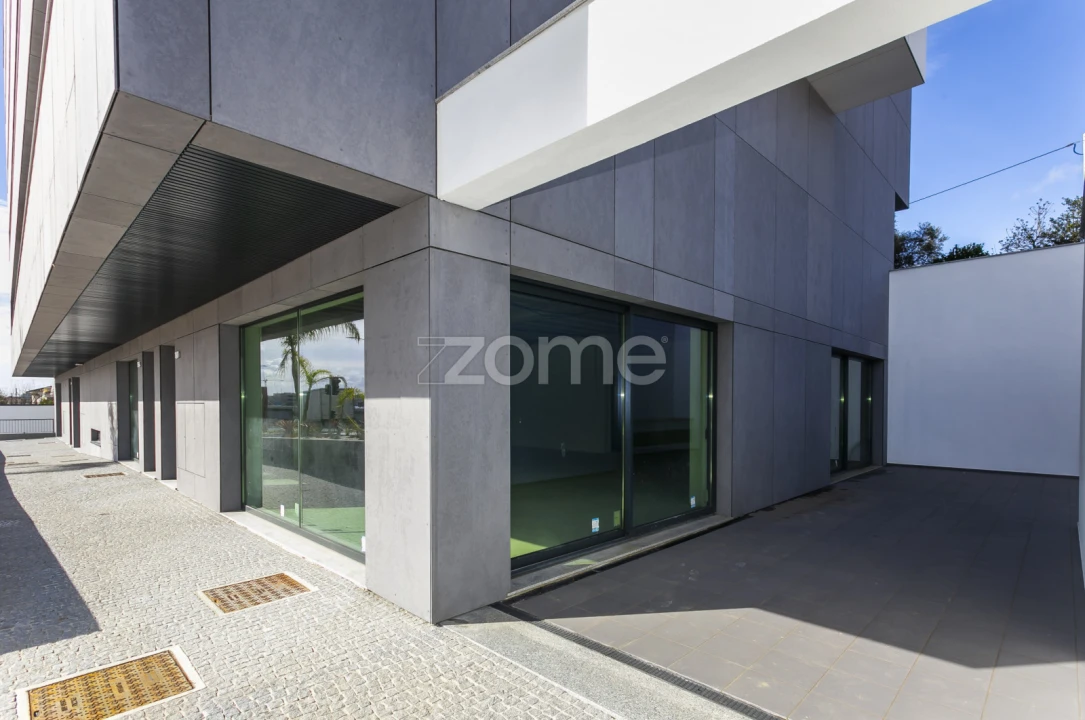 Negócio para Arrendamento em Gavião Foto 1